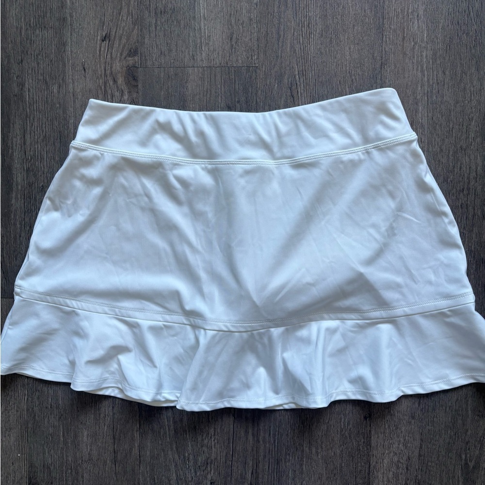 Tommy Bahama White Golf Skort with Ruffle Hem - Picture 4 of 5